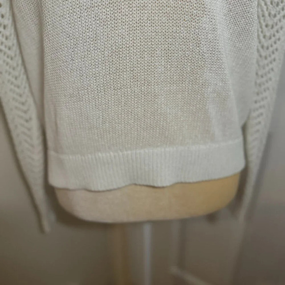 Brochu Walker White Open Stitch Back & Sleeve V-Neck Sweater - Picture 3 of 10